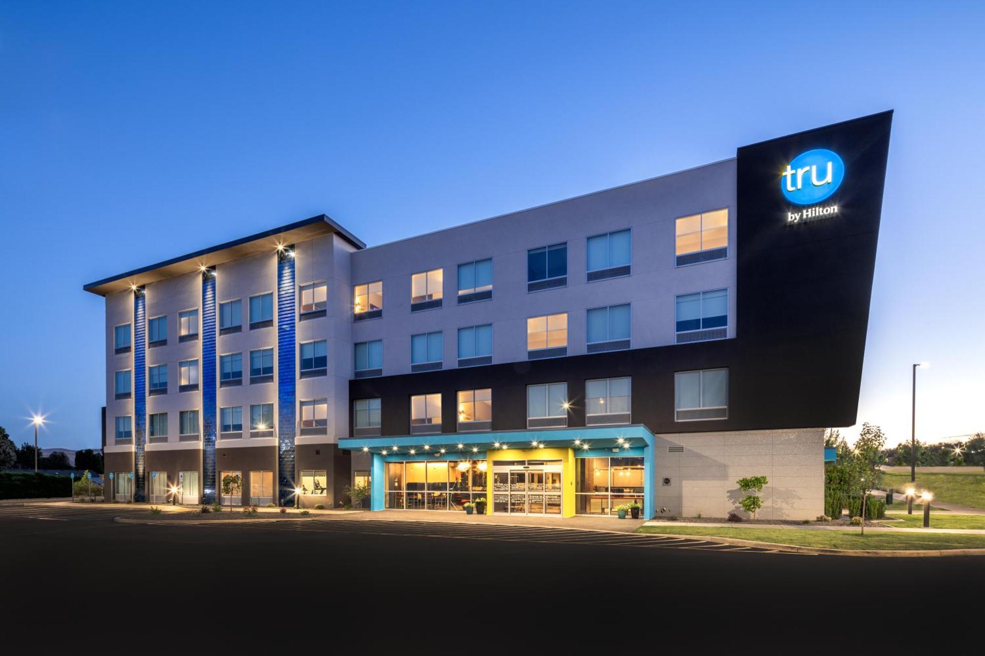 Tru By Hilton Yakima Airport Hotel Kültér fotó